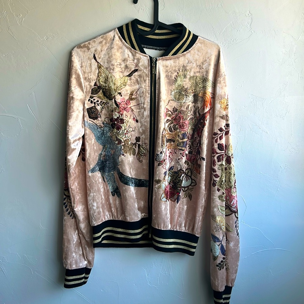 Velvet Japanese art jacket. Size small